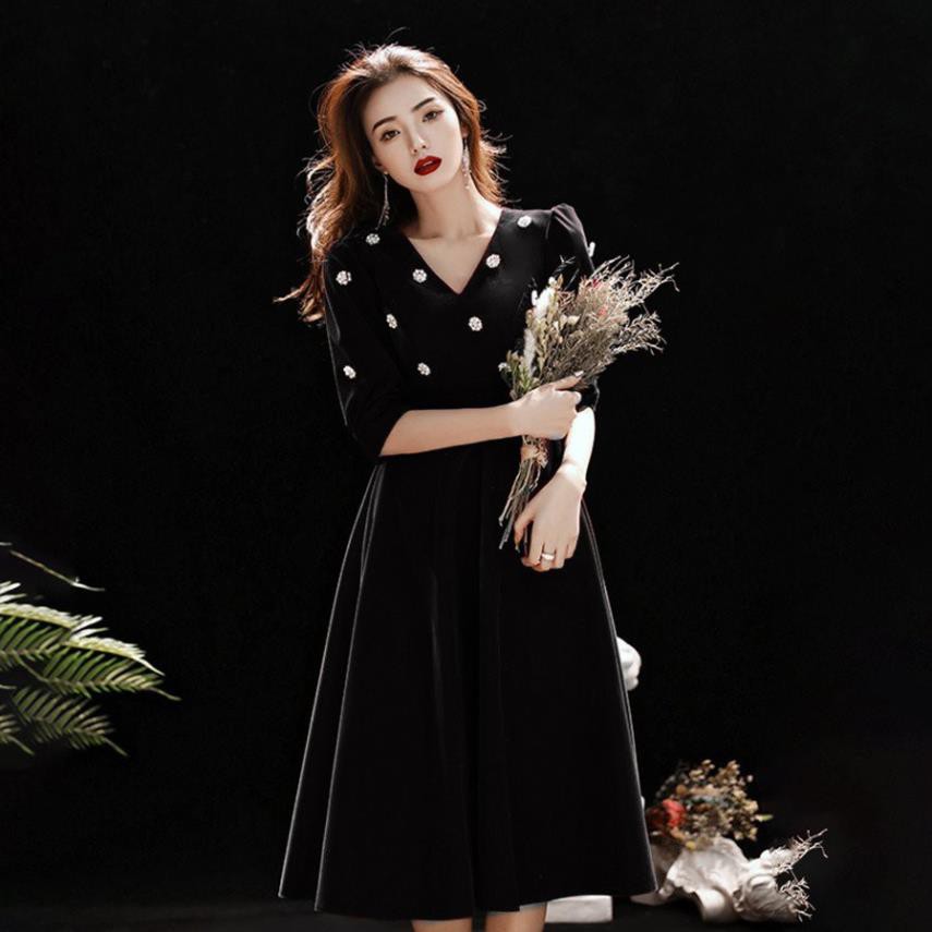 Váy nhung sang trọng cho chị em dự tiệc hẹn hò | BigBuy360 - bigbuy360.vn