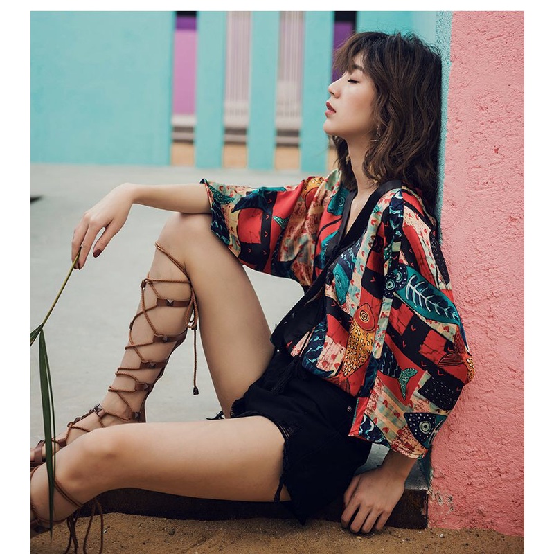 MUSHROOM LEE - Áo Croptop Satin Bohemian Cổ Chữ V