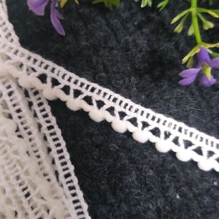 Ren dây pom pom mini trang trí , màu kem ,size 1cm .