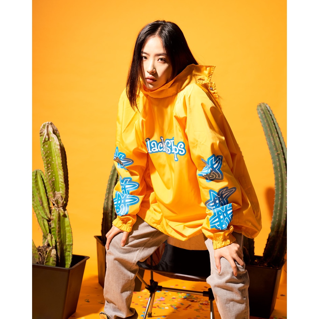Áo Khoác dù BLACKSHEEPS màu Đen aka LOGO COACH JACKET - YELLOW