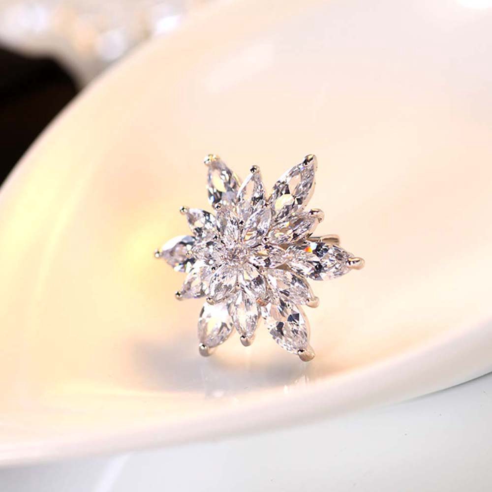 Ghim cài áo hình bông hoa tuyết dành cho bạn nữ