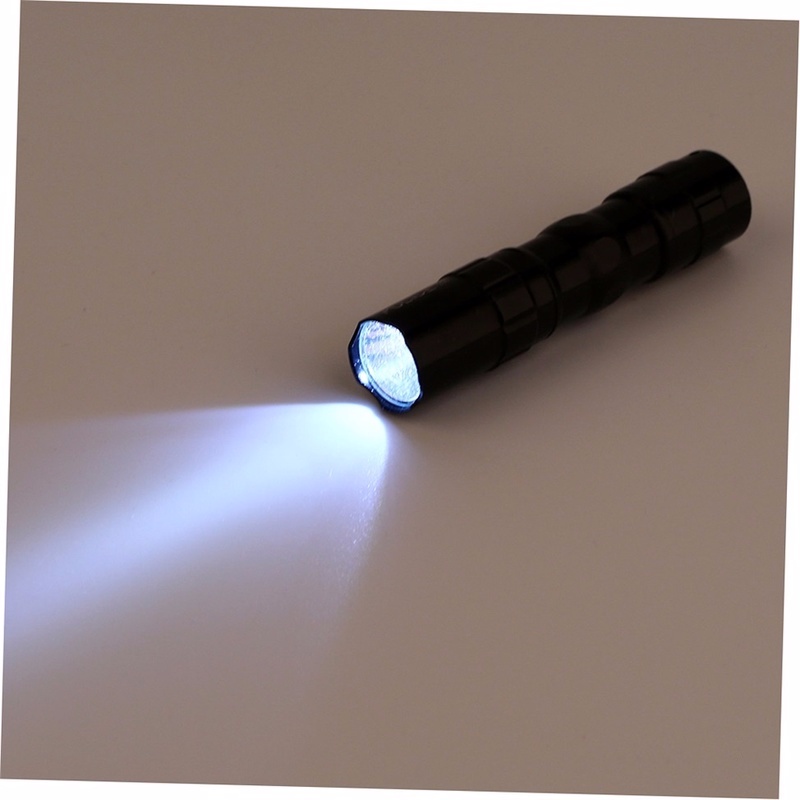 Đèn pin led cầm tay sử dụng khẩn cấp siêu sáng chống thấm nước tiện dụng mang đi du lịch/ dã ngoại