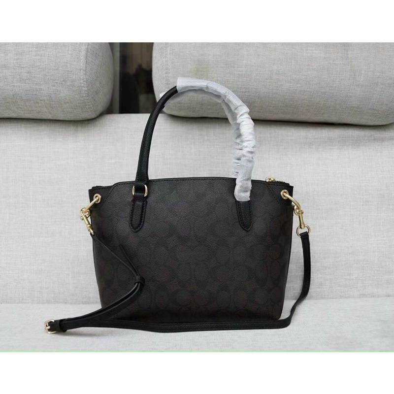 Túi xách Coát có khoá kéo dư xịn