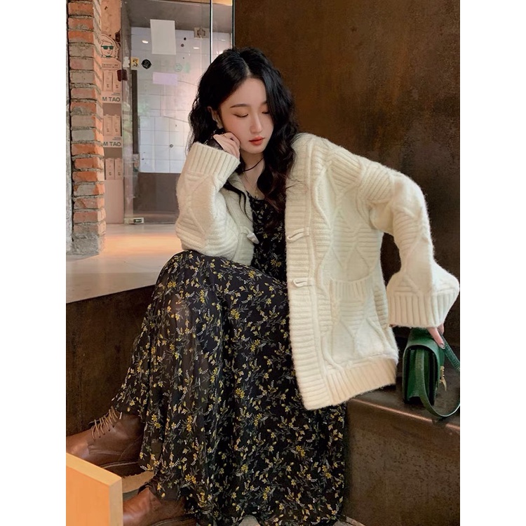 Áo khoác cardigan Forgirl len vặn thừng khuy sừng