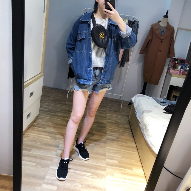 Khoác denim oversize