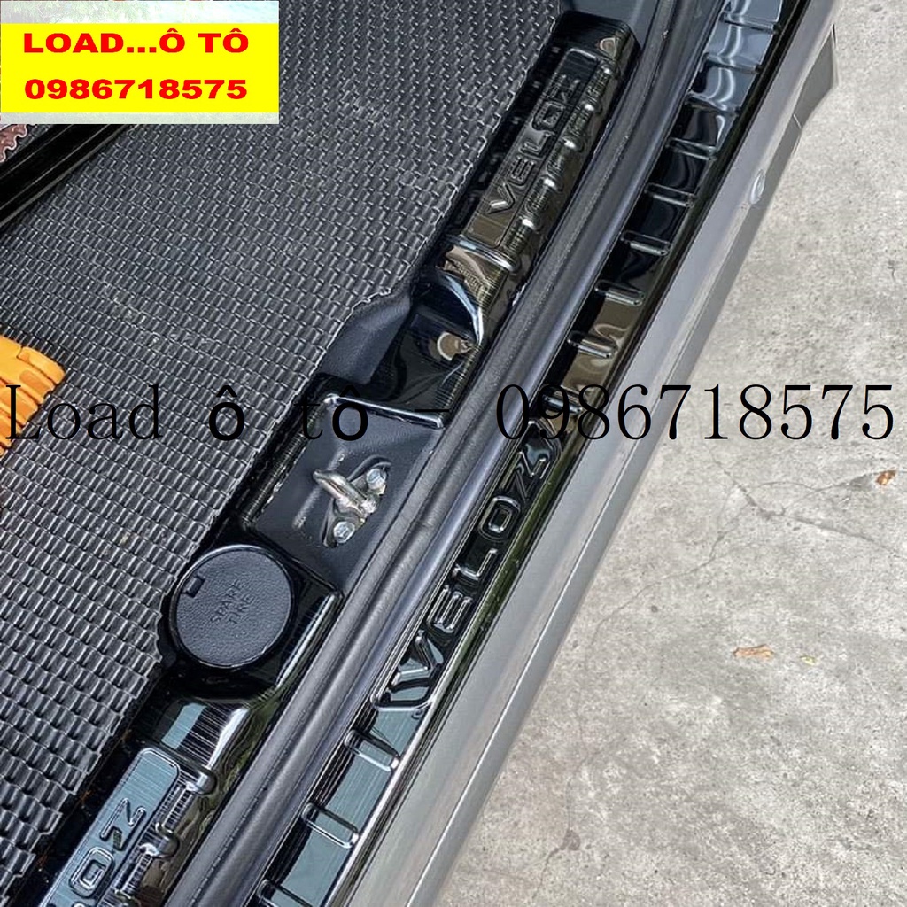 Bộ Ốp Chống Trầy Cốp Xe Toyota Veloz 2022-23 Mẫu Titan Cao Cấp