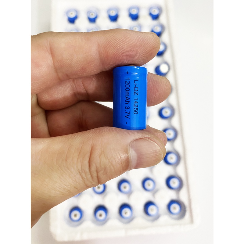 Pin Sạc nhiều lần 14250 dùng cho máy laze, đèn laze, bút laze dung lượng 1200mAh 3.7v