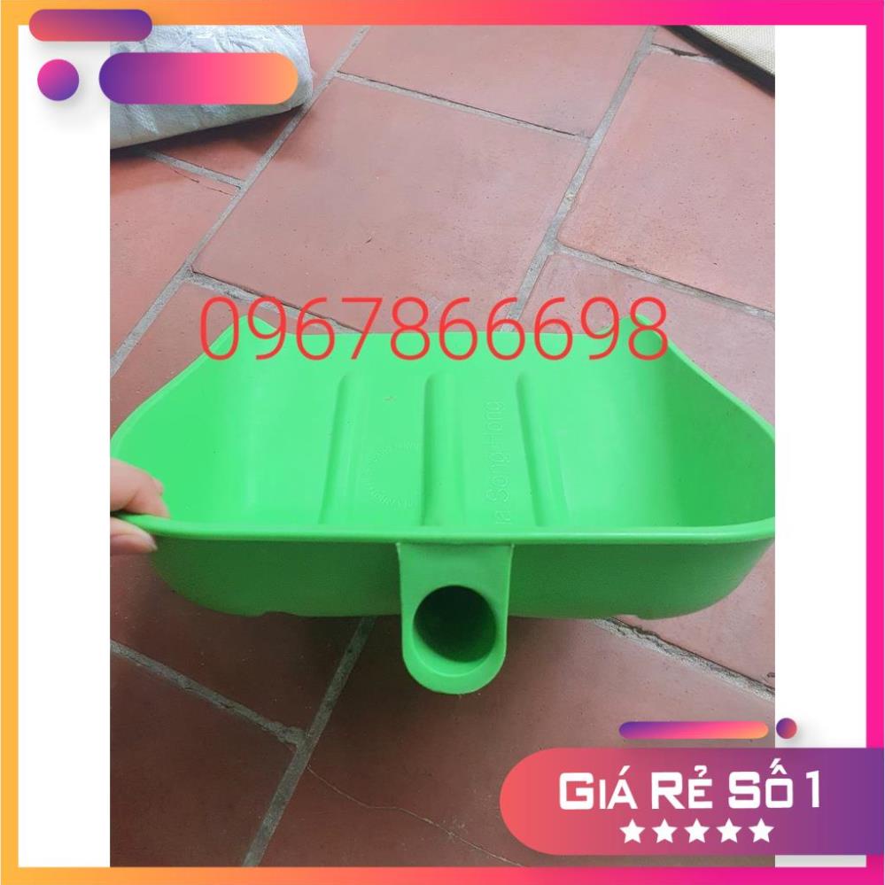 Xẻng nhựa loại to chuyên xúc thức ăn gia súc, xúc cỏ, hạt nhựa , hót rác... siêu dẻo dai