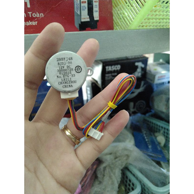 motor vẩy chân trung đảo gió điều hòa