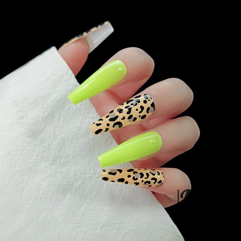 Set 24 Móng Tay Giả Thời Trang Độc Đáo Dành Cho Nữ