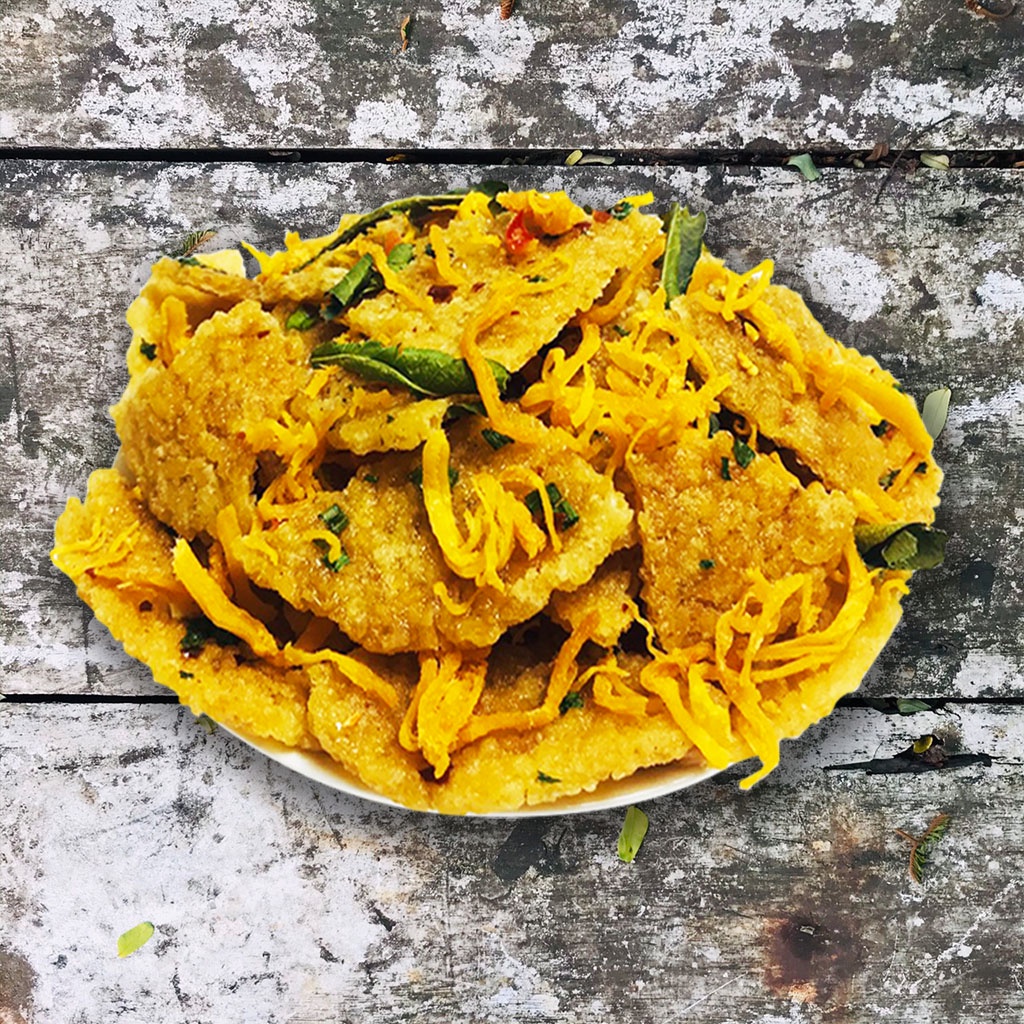 Cơm cháy lắc khô gà lá chanh hũ 300g đồ ăn vặt YOYO | BigBuy360 - bigbuy360.vn