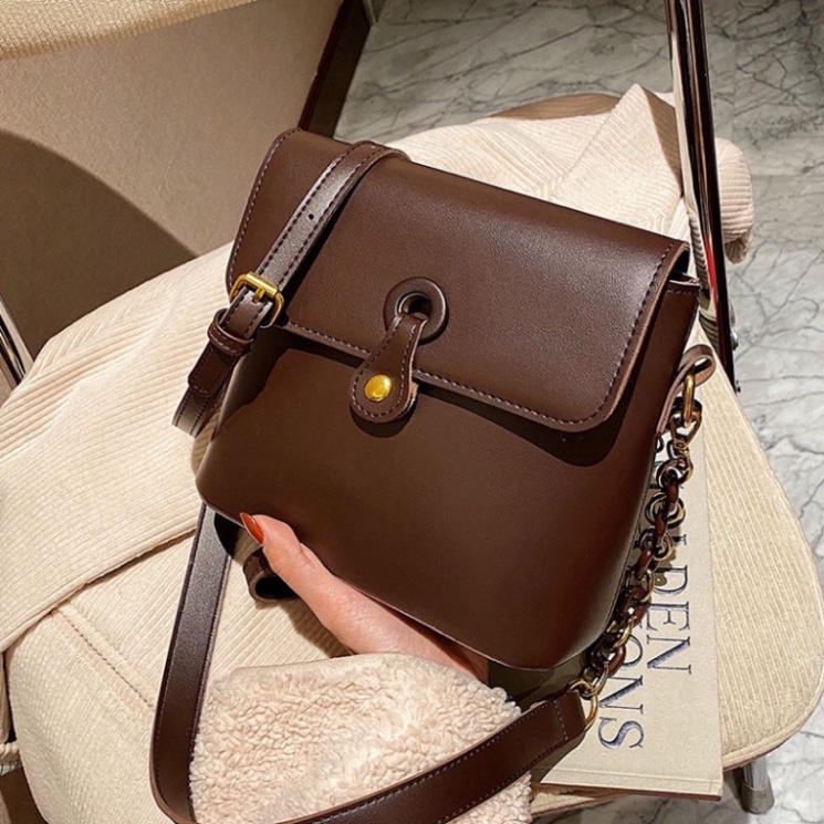 Túi tote da đeo chéo nữ dây phối xích nhựa khoá móc tròn thegioituixachqc17