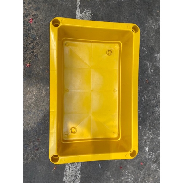 KHAY TẦNG VÀNG 65x42x16 dùng để nuôi cá ( BỂ VỠ DO VẬN CHUYỂN KHÔNG ĐỀN)