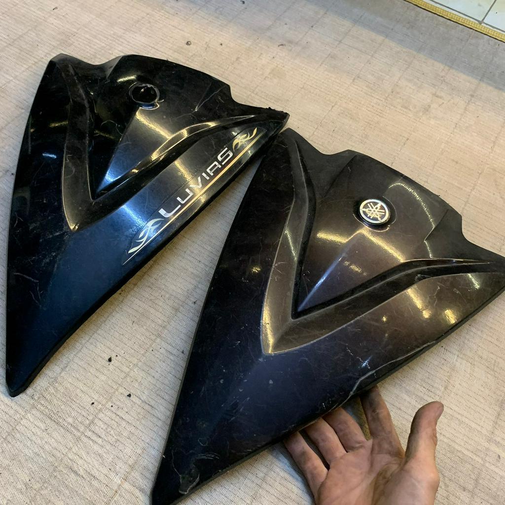 Ốp nhựa vỏ trước đầu yamaha luvias 125 xăng cơ 2011