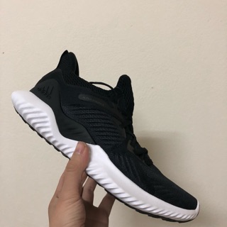 Ảnh thật giày thể thao alphabounce đen trắng