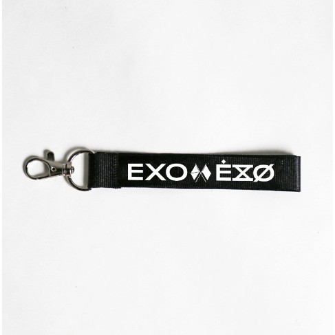Nametag đen trắng EXO móc khóa treo balo, phụ kiện