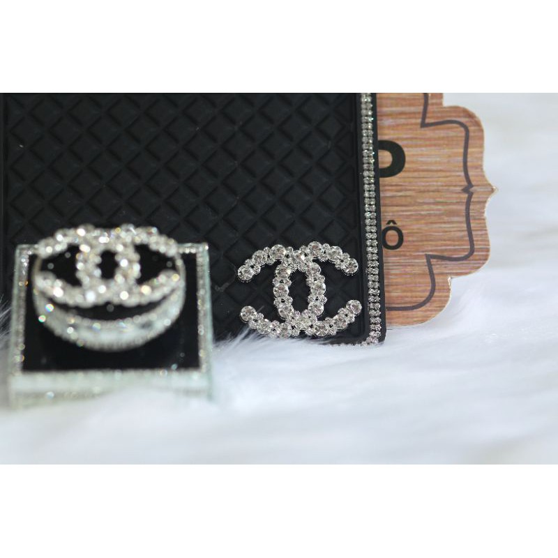 NƯỚC HOA Ô TÔ TRANG SỨC ĐÍNH ĐÁ