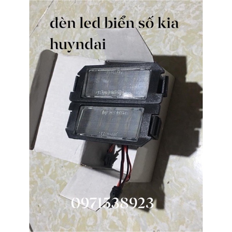 led biển số HUYNDAI I10 KIA MORNING lắp zin không độ chế gồm 18 bóng led sáng trắng