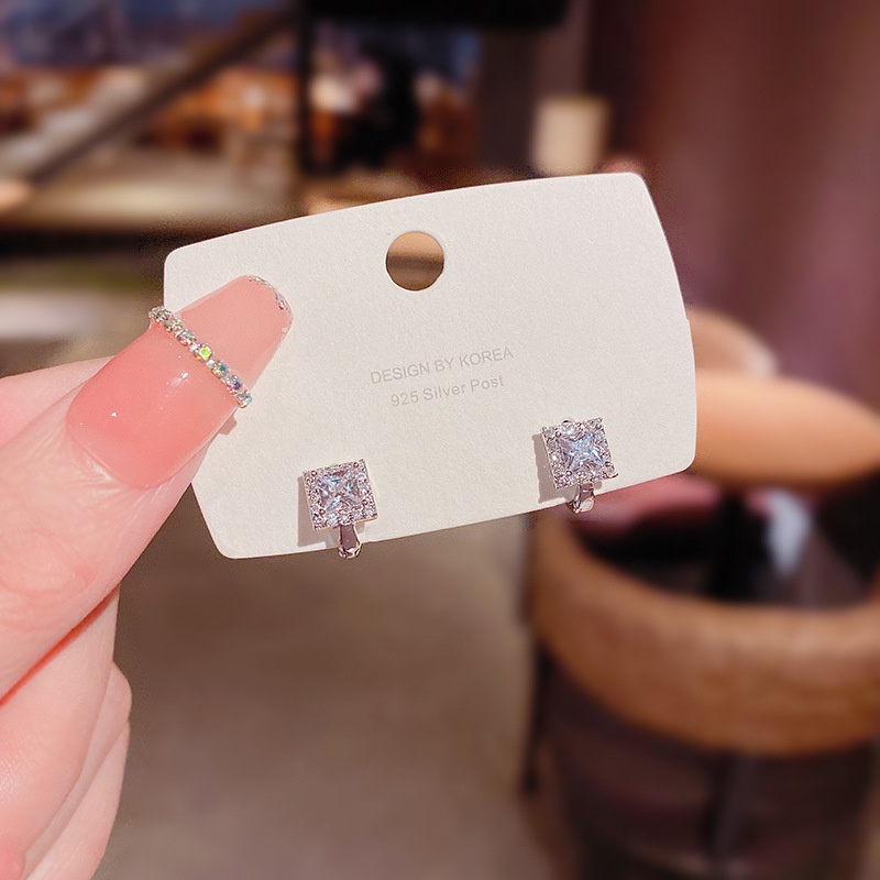 Khuyên tai nữ đính đá pha lê cao cấp thiết kế đơn giản nhẹ nhàng