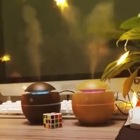 Đèn khuếch tán tinh dầu vân gỗ,hình tròn phun sương khử trùng hot nhất 2021