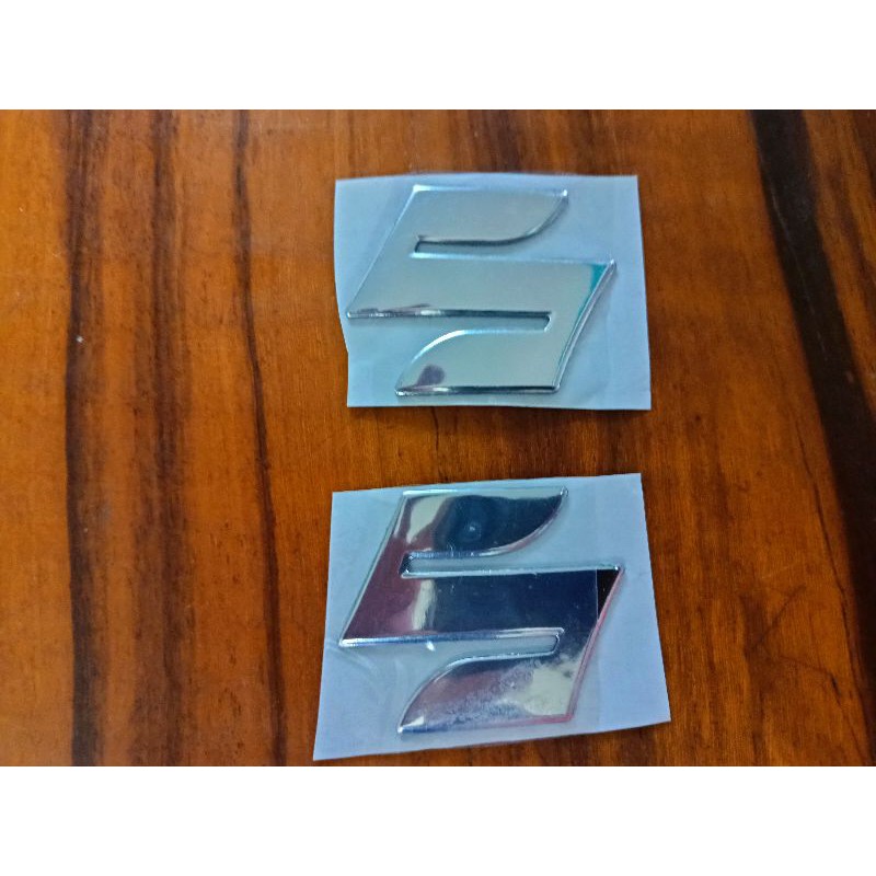 Bộ 2 chữ nổi S 5cm crôm bóng