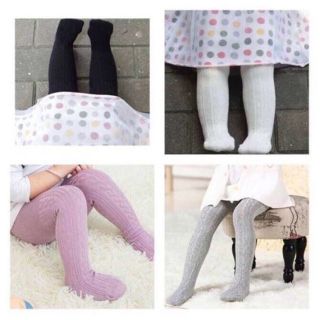 Quần tất liền bàn mặc váy cho bé