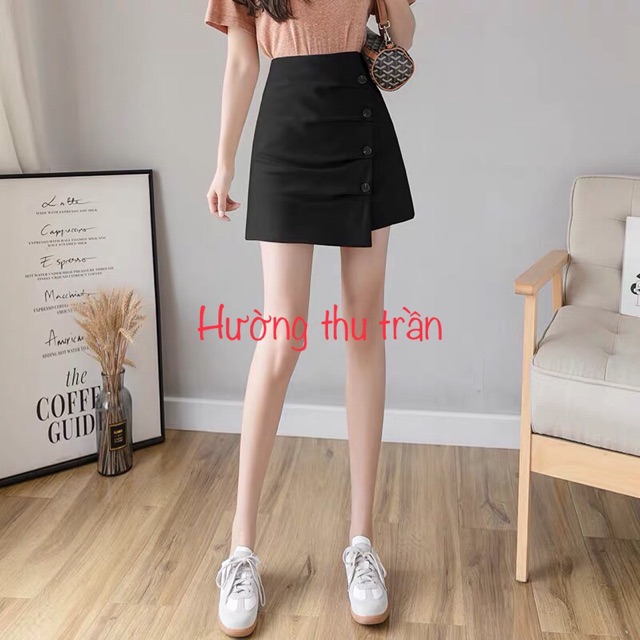 Chân Váy Chữ A Ngắn Trẻ Trung Phối Nút Phong Cách Có Quần , đắp tà 4 li ngang phối 4 cúc Dài 45cm