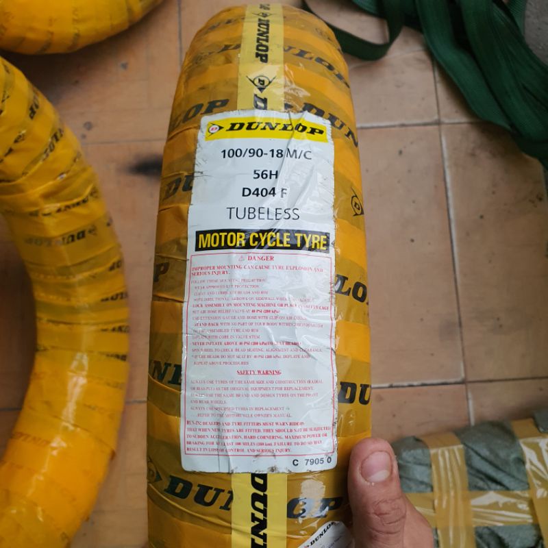 Vỏ lốp Dunlop 100/90/18 GZ125,GZ150,GZ150A (lốp trước)