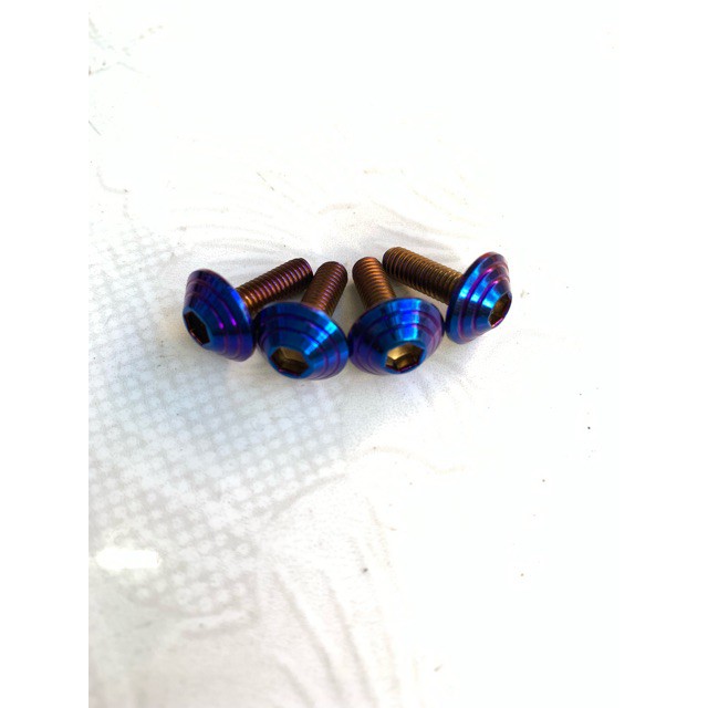 Mão Winner X kèm 4 ốc xanh titan