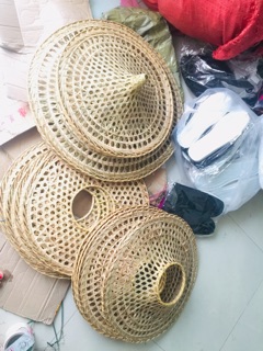 Mũ tre kiếm hiệp