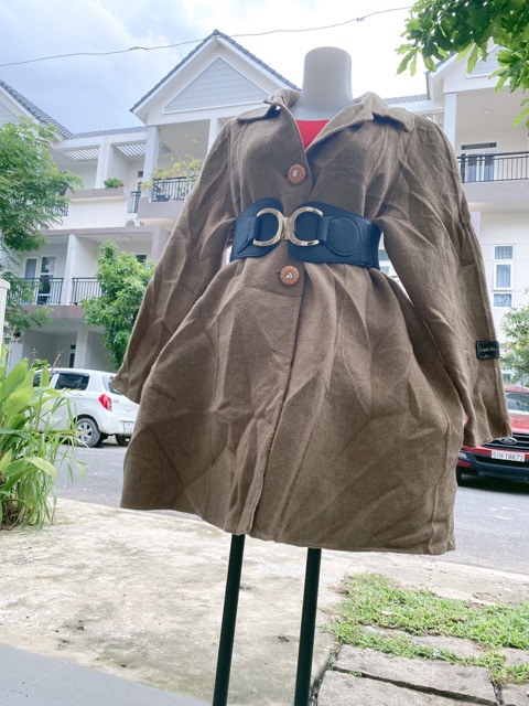 Khoát dạ ép màu nâu dáng ngắn