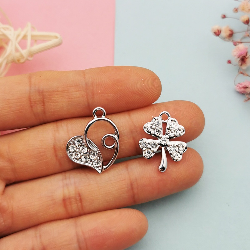 Bộ 10 Mặt Vòng cổ Hình Cỏ Bốn Lá / Nốt Nhạc / Trái Tim / Trái Tim Xinh Xắn Dùng Làm Bông Tai