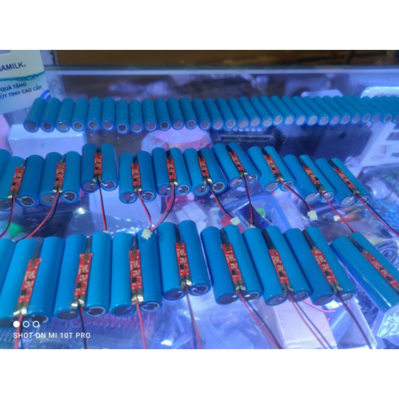 Pin sạc dùng cho loa kéo di động mini 4400 mAh loa s8 q8 a061 s89 loa 2 tất