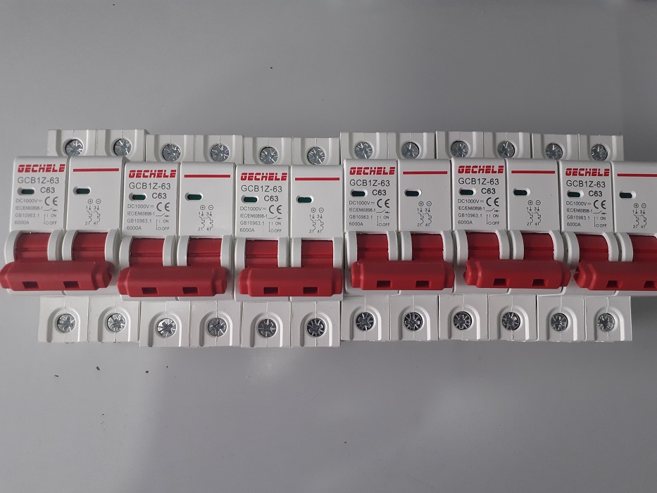 Aptomat CB 1000V DC 2P 16A 20A 32A 63A GECHELE chuyên dụng cho hệ thống điện mặt trời bộ ngắt mạch quang điện