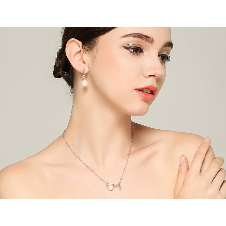 Khuyên Tai Dáng Dài Kiểu Dáng Độc Đáo Phong Cách Thanh Lịch Dành Cho Phụ Nữ