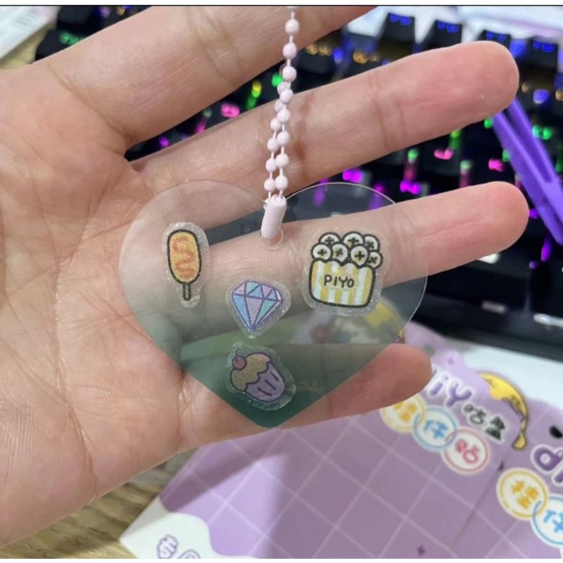 Bộ làm móc khóa galaxy trong suốt gắn sticker DIY (loại nhựa mỏng vừa)