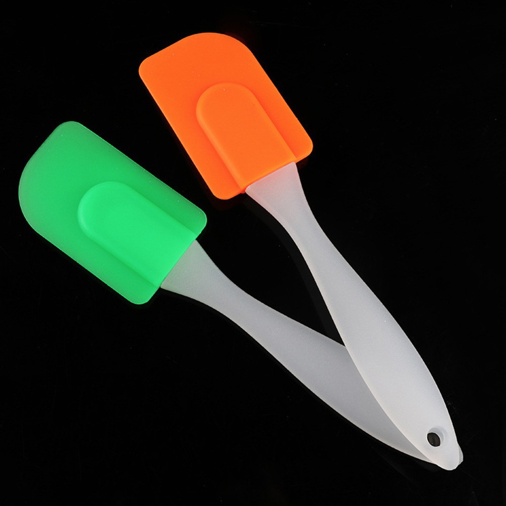 Dao phay silicone làm láng bề mặt bánh