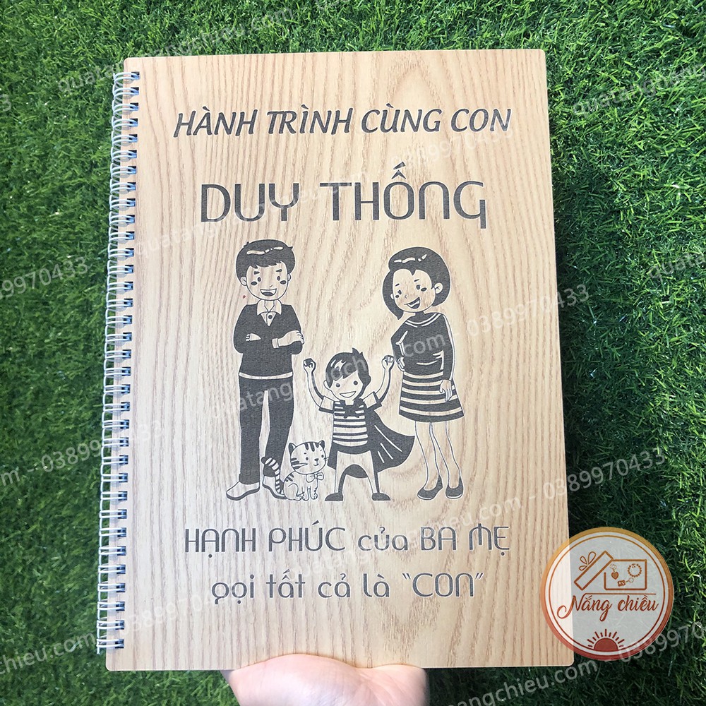 Sổ bìa gỗ lưu giữ kỉ niệm gia đình khắc hình theo yêu cầu - Lưu giữ hành trình khôn lớn cùng con - Kích thước 20x30cm