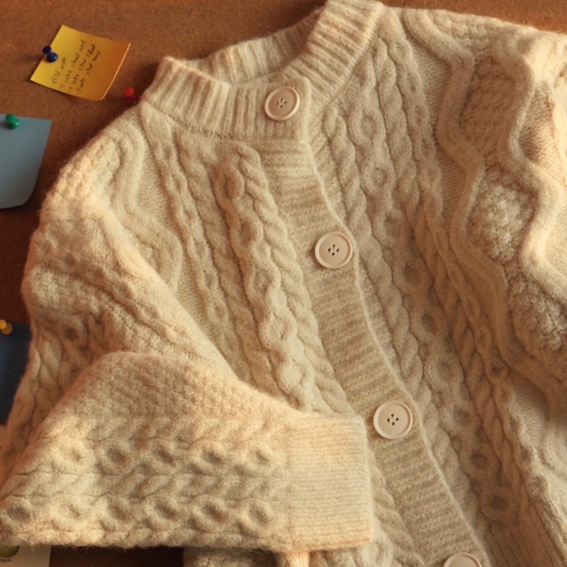 ODDA OUTFIT /  Cream Fodi Áo len màu trắng kem đơn giản, ảnh thật từng chi tiết.