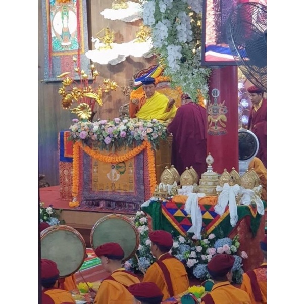 Khăn Trải Bàn Thờ Chùy Kim Cương Loại 1