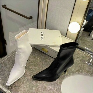 Boots cao cổ mũi nhọn da mềm gót nhọn (chat trước ạ)