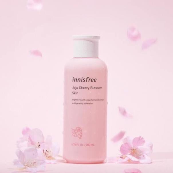 Toner Dưỡng Trắng Innisfree Cherry Blossom Skin Hoa Anh Đào