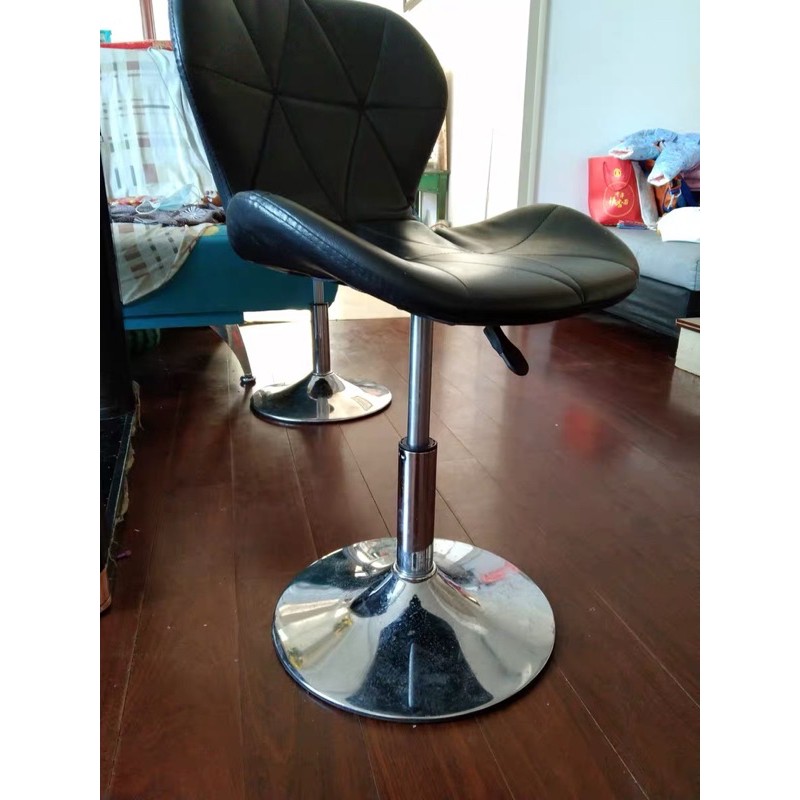 Ghế eames tam giác chân xoay .ghế làm việc-nhiu mau(tam giác bánh xe .hàng đặt không có săn) | BigBuy360 - bigbuy360.vn