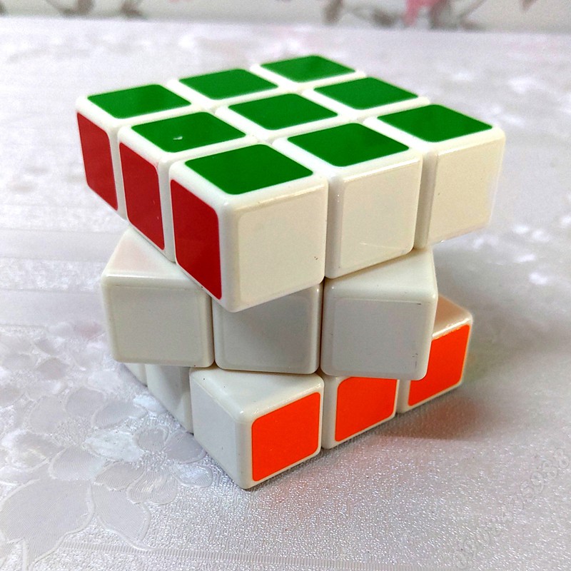 Rubik 3x3 loại tốt thông dụng xoay trơn