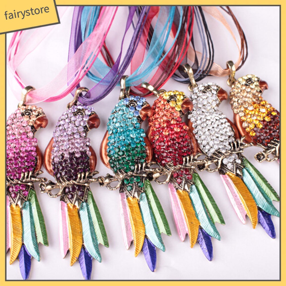 Dây chuyền ruy băng hình chim vẹt đa sắc phong cách Bohemia