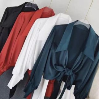 Áo crop top đắp chéo kiểu sơ mi thắt nơ lưng