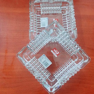 Gạt tàn thuốc bằng thủy tinh