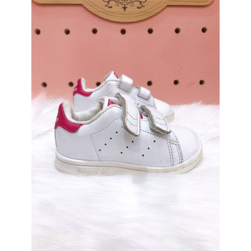 Giày thể thao si cho bé.