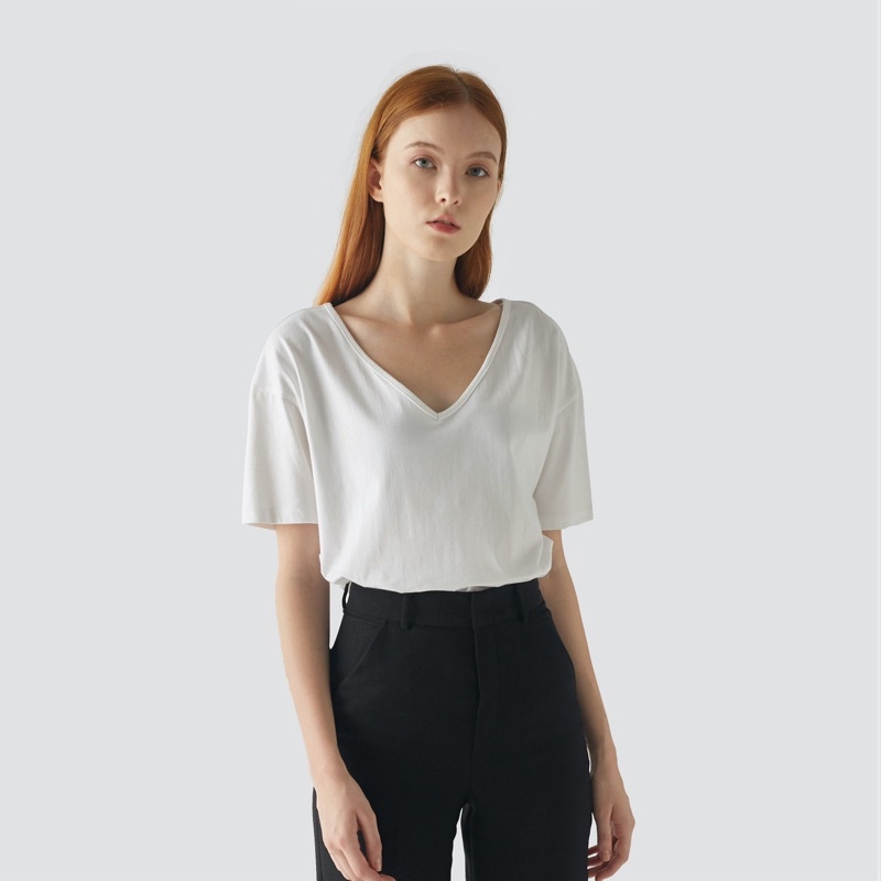 Áo thun basic cổ V (Trắng - Đen)