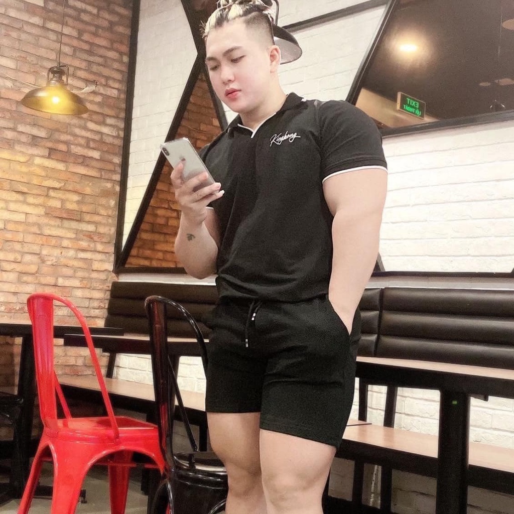 [GYMen]    Áo polo Tay Ngắn Cổ Chữ V Bằng Lụa Lạnh Thoáng Khí Nhanh Khô Thêu Họa Tiết Phong Cách Hàn Quốc Thời Trang Mùa Hè Dành Cho Nam